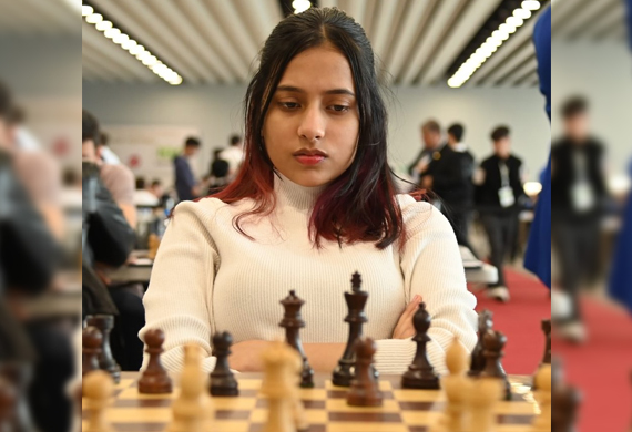 Divya Deshmukh & Vantika Agrawal Take the Lead in Tata Steel Rapid Chess Tournament