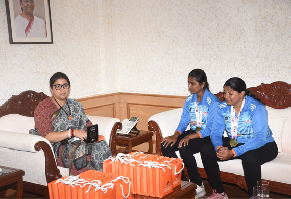 Smriti Irani Honors Indian Women's Blind Cricket Team for IBSA World Games Gold Triumph