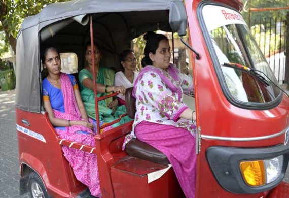 Delhi government allows female candidates to apply for e-auto permits