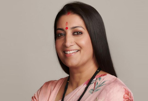 Smriti Irani to Host Radio Show 'Nayi Soch Nayi Kahani'