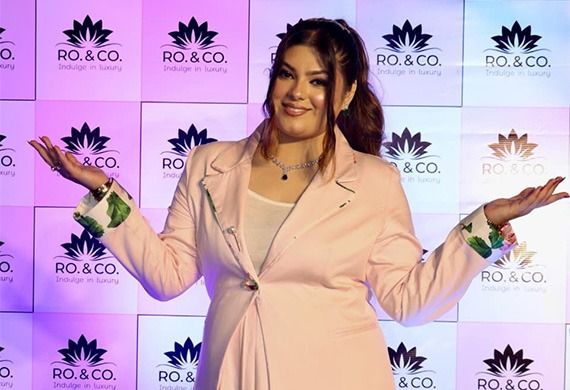 Ro & Co Beauty Launches 10 Shades of 'Velvet Kiss' Lipsticks 