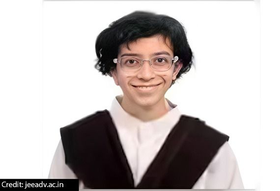 Arohi Deshpande Tops among Women 2026 JEE Aspirants 
